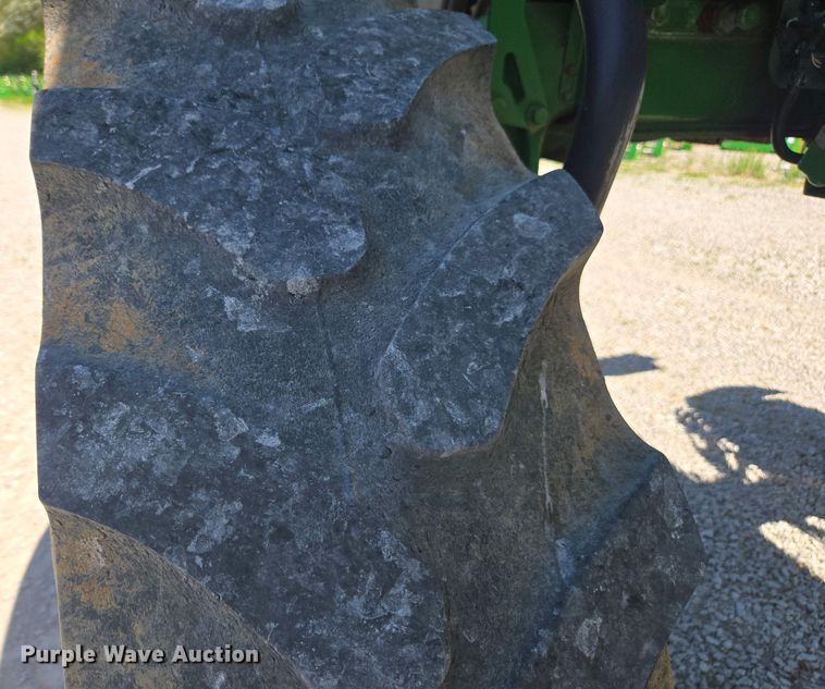 image for item DW1913 2016 John Deere R4030 spreader