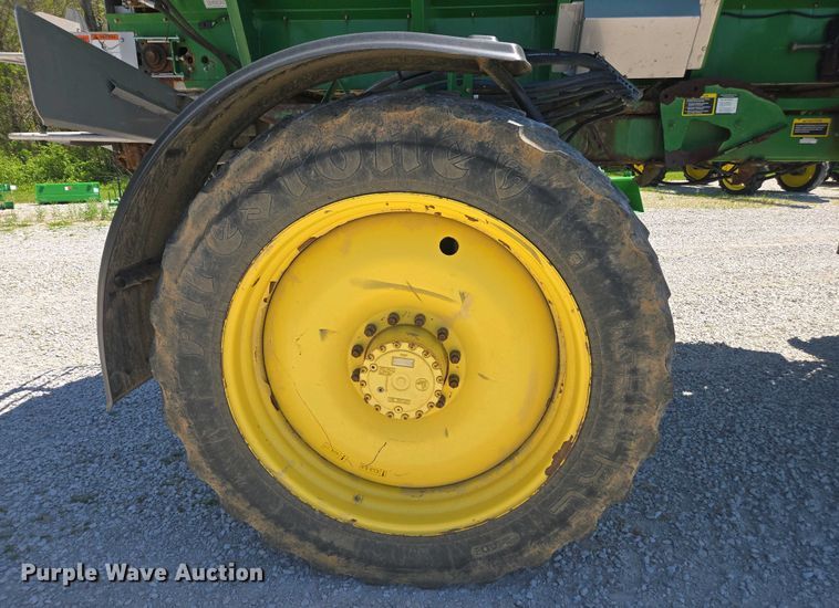 image for item DW1913 2016 John Deere R4030 spreader