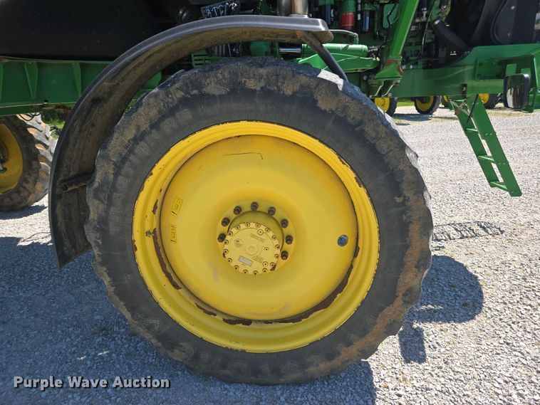 image for item DW1913 2016 John Deere R4030 spreader