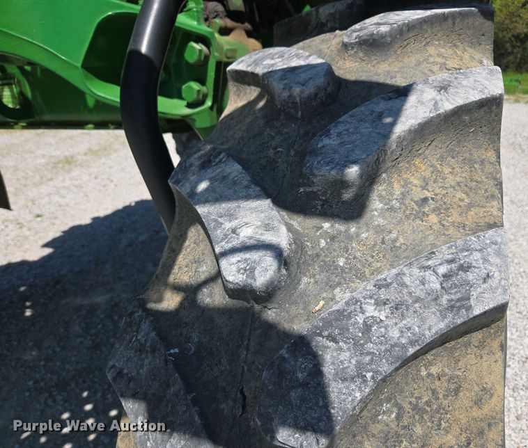 image for item DW1913 2016 John Deere R4030 spreader