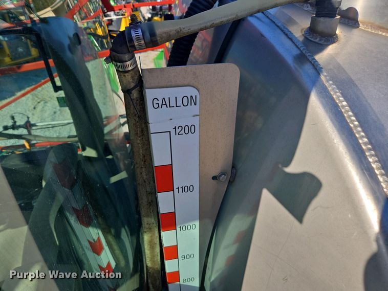 image for item DW1914 2009 Case IH Patriot 4420 sprayer