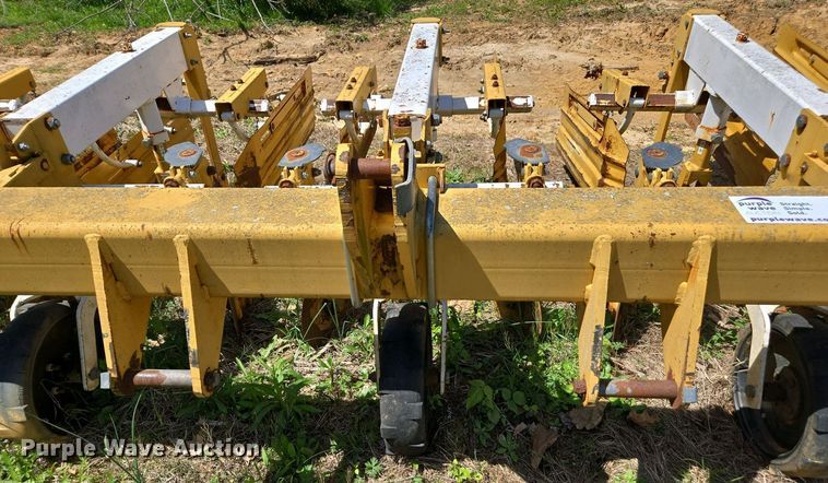 image for item DW1920 Buffalo row crop cultivator
