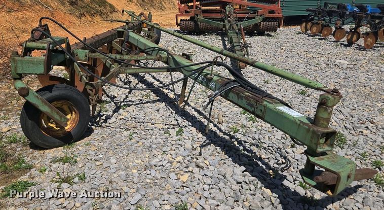 image for item DW1922 John Deere 2350-24 six bottom plow