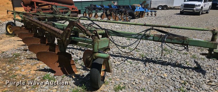 image for item DW1922 John Deere 2350-24 six bottom plow