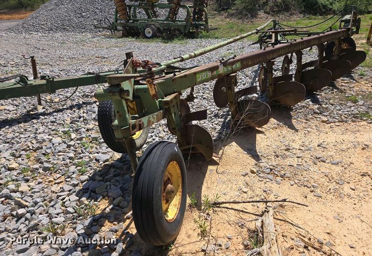 image for item DW1922 John Deere 2350-24 six bottom plow