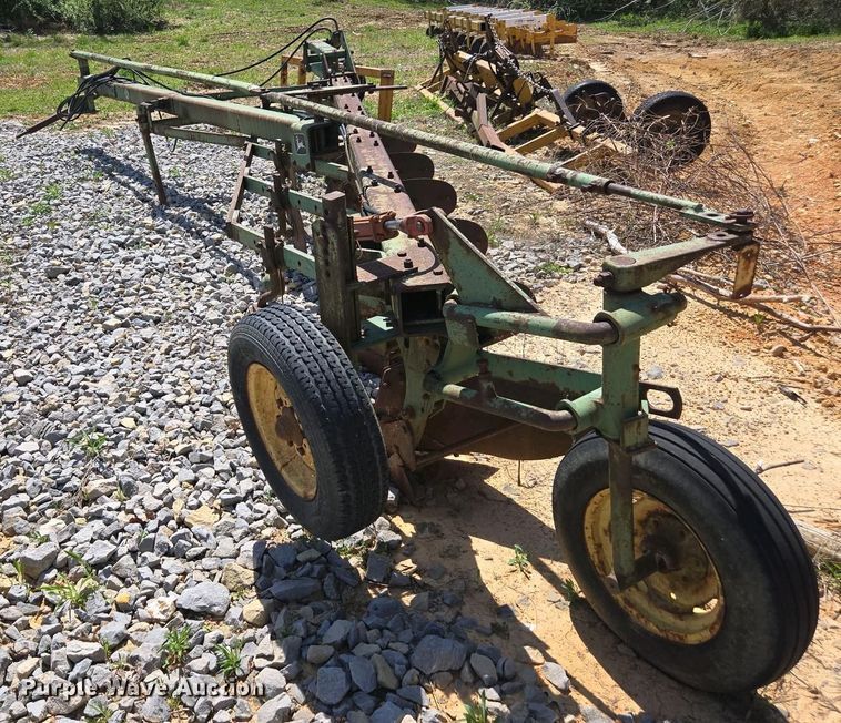 image for item DW1922 John Deere 2350-24 six bottom plow