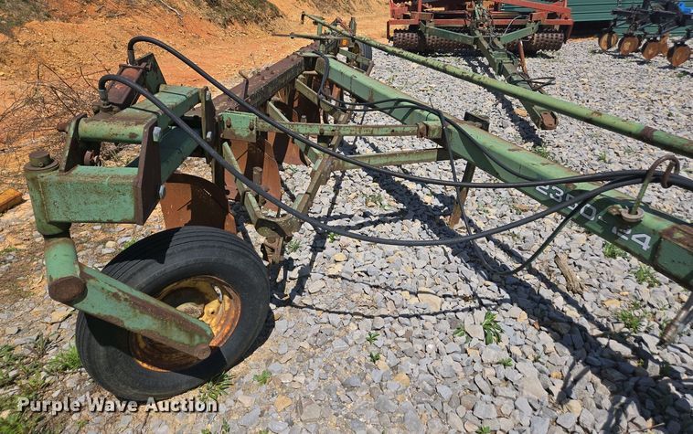 image for item DW1922 John Deere 2350-24 six bottom plow
