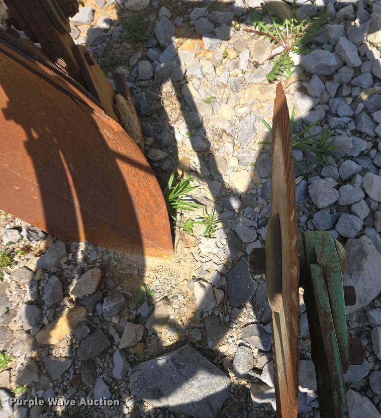 image for item DW1922 John Deere 2350-24 six bottom plow