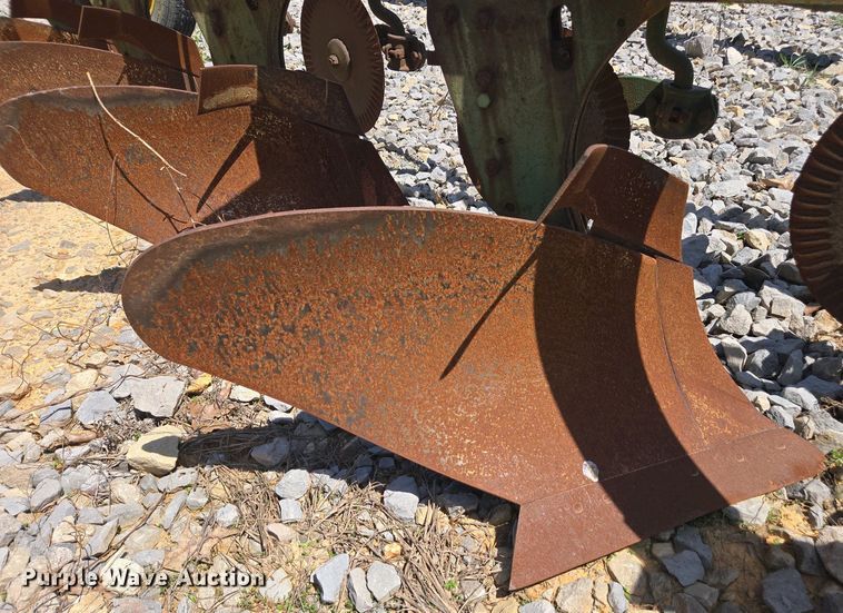 image for item DW1922 John Deere 2350-24 six bottom plow