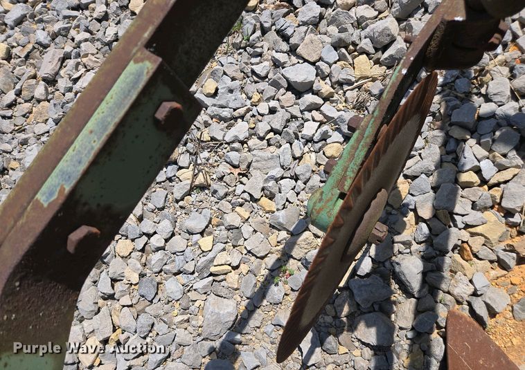 image for item DW1922 John Deere 2350-24 six bottom plow