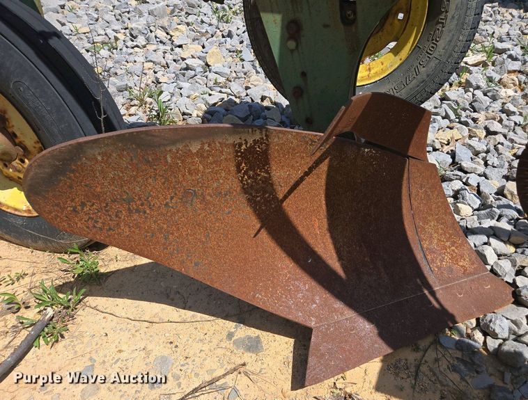 image for item DW1922 John Deere 2350-24 six bottom plow