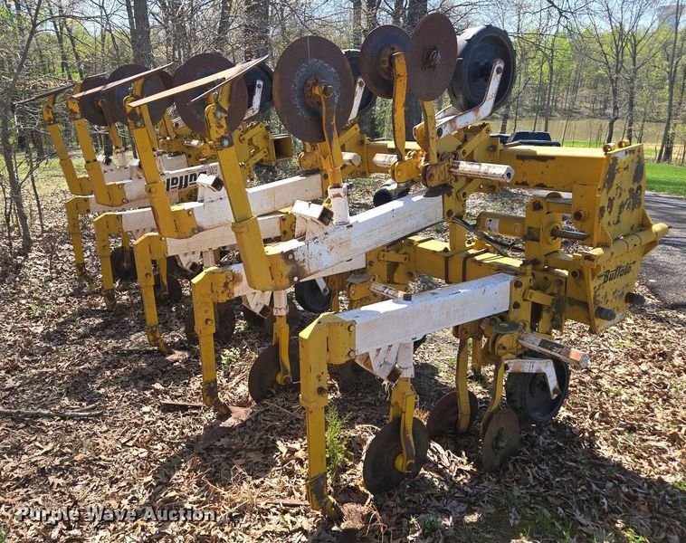 image for item DW1923 Buffalo row crop cultivator