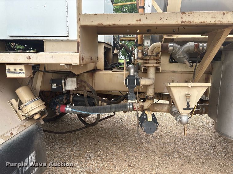 image for item DY2463 Tyler Titan 4330 sprayer