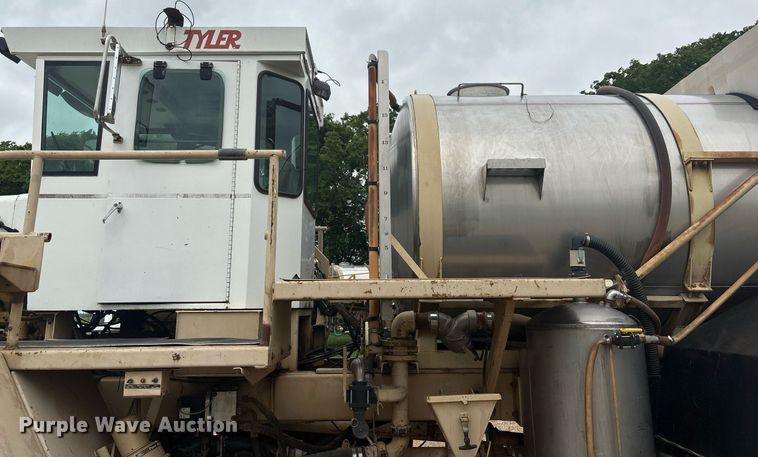 image for item DY2463 Tyler Titan 4330 sprayer