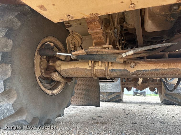 image for item DY2463 Tyler Titan 4330 sprayer