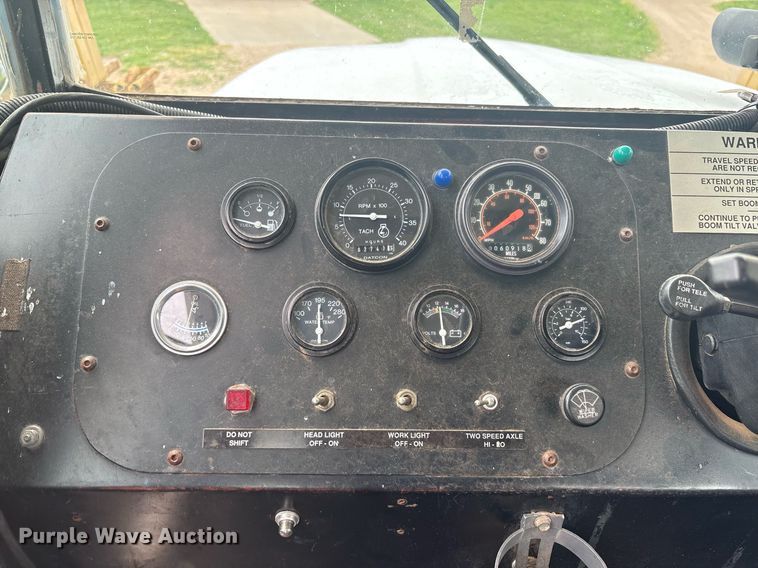 image for item DY2463 Tyler Titan 4330 sprayer