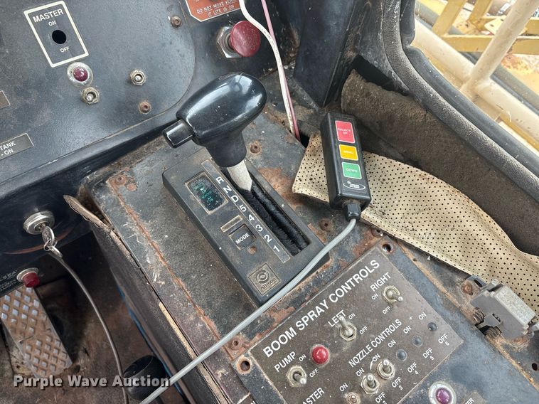 image for item DY2463 Tyler Titan 4330 sprayer