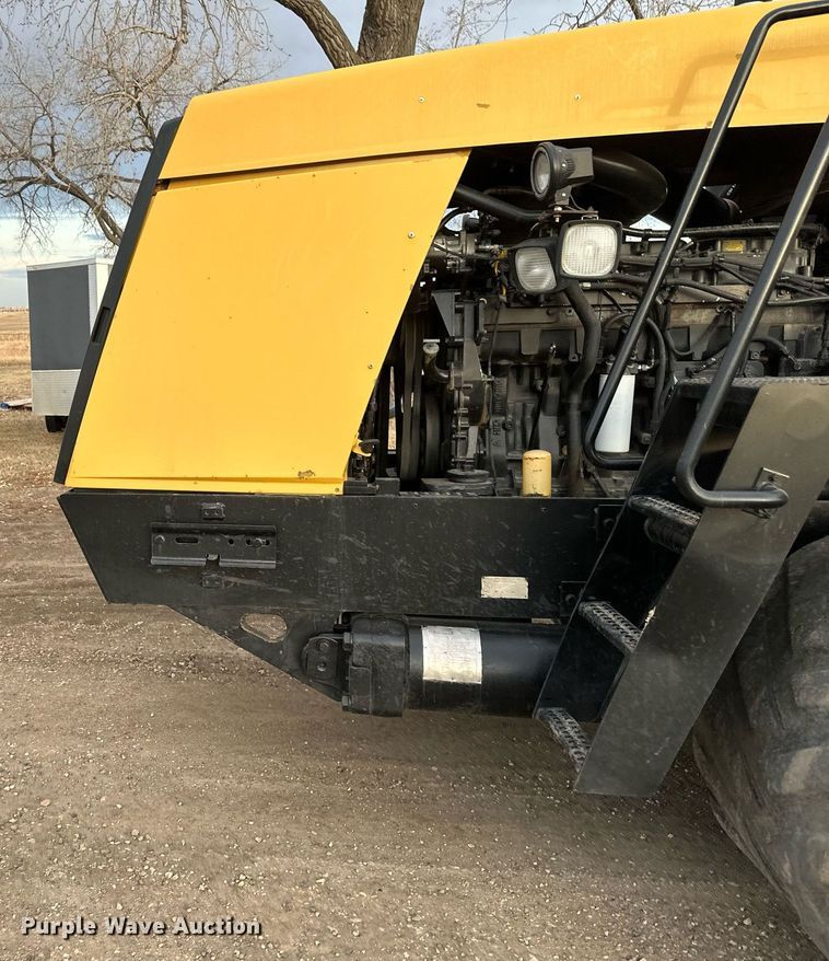 image for item EC2373 1994 Caterpillar  Challenger 85C  tractor