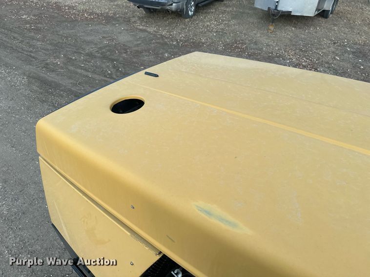 image for item EC2373 1994 Caterpillar  Challenger 85C  tractor