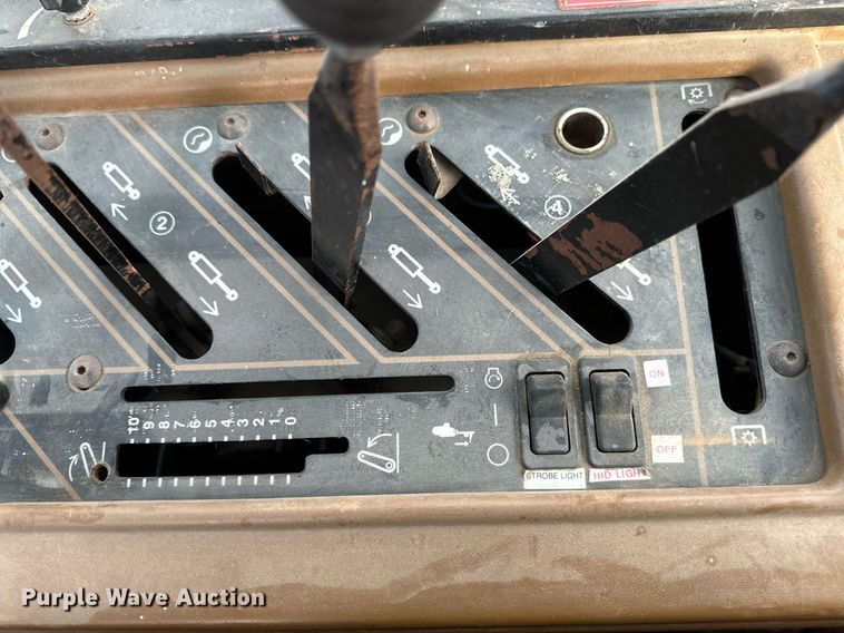 image for item EC2373 1994 Caterpillar  Challenger 85C  tractor