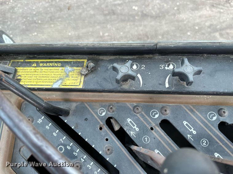 image for item EC2373 1994 Caterpillar  Challenger 85C  tractor