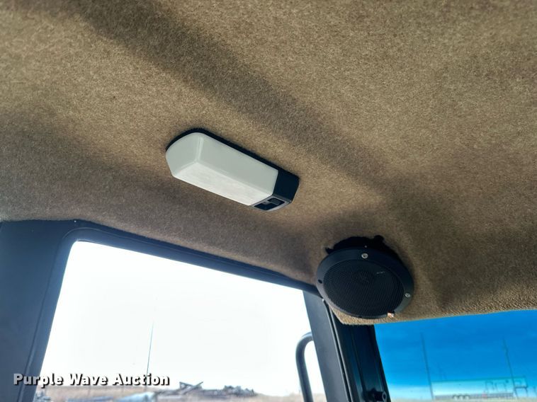 image for item EC2373 1994 Caterpillar  Challenger 85C  tractor