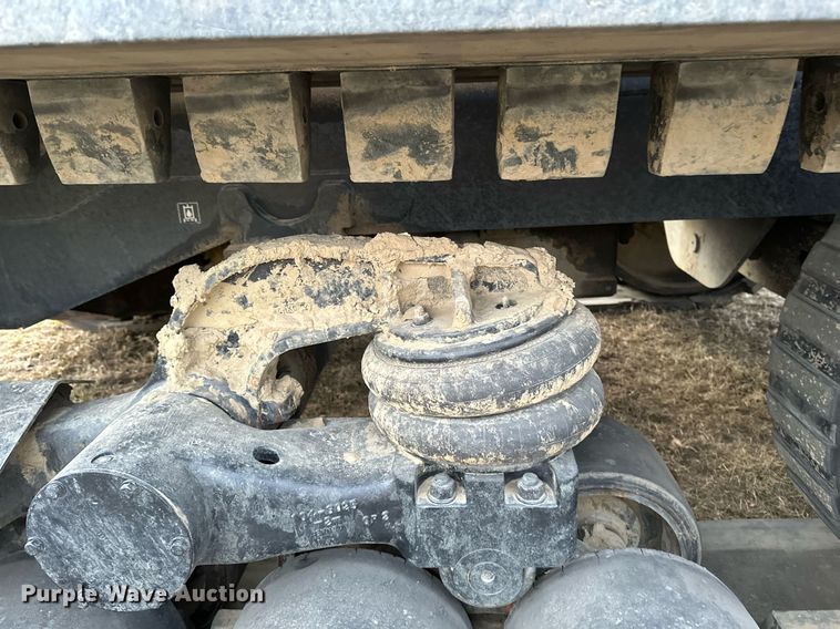 image for item EC2373 1994 Caterpillar  Challenger 85C  tractor