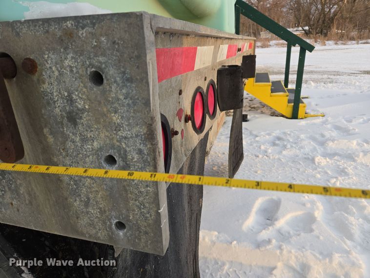 image for item EC3947 1967 Raven flatbed trailer