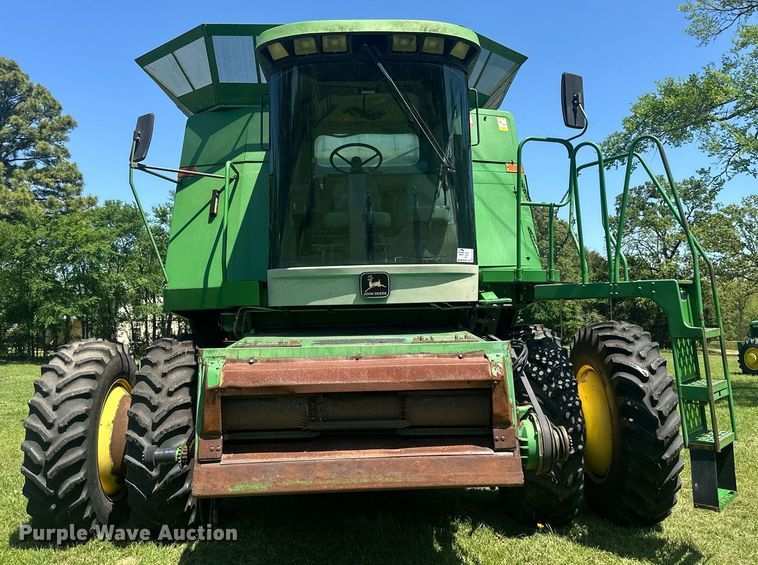 image for item EF2995 1994 John Deere 9600 combine