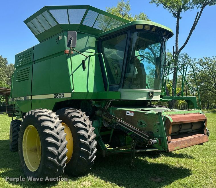 image for item EF2995 1994 John Deere 9600 combine