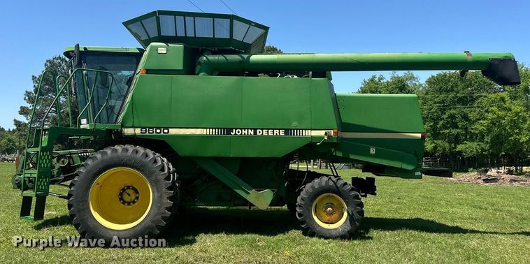 image for item EF2995 1994 John Deere 9600 combine