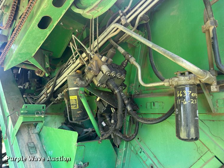 image for item EF2995 1994 John Deere 9600 combine