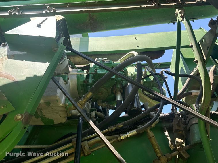 image for item EF2995 1994 John Deere 9600 combine
