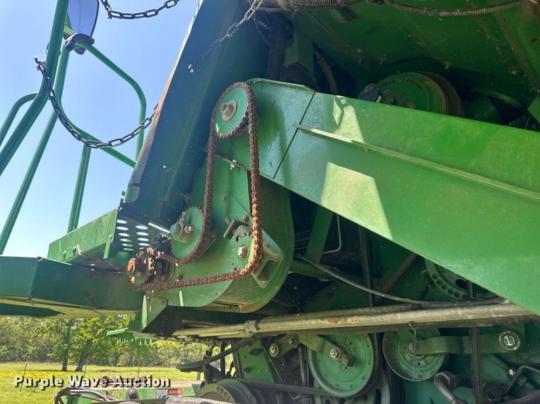 image for item EF2995 1994 John Deere 9600 combine