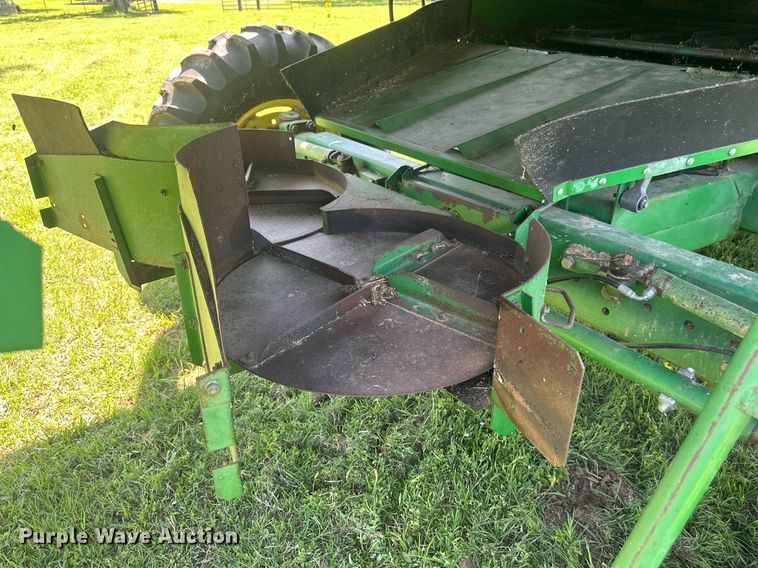 image for item EF2995 1994 John Deere 9600 combine