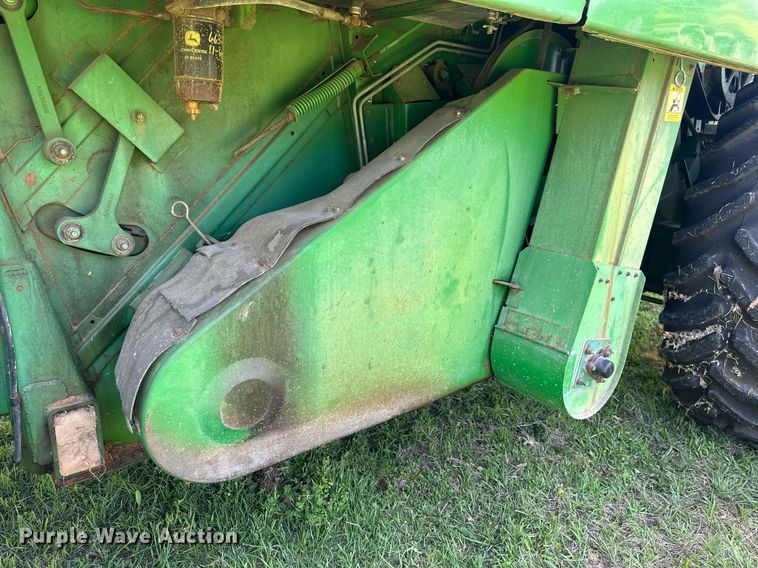image for item EF2995 1994 John Deere 9600 combine