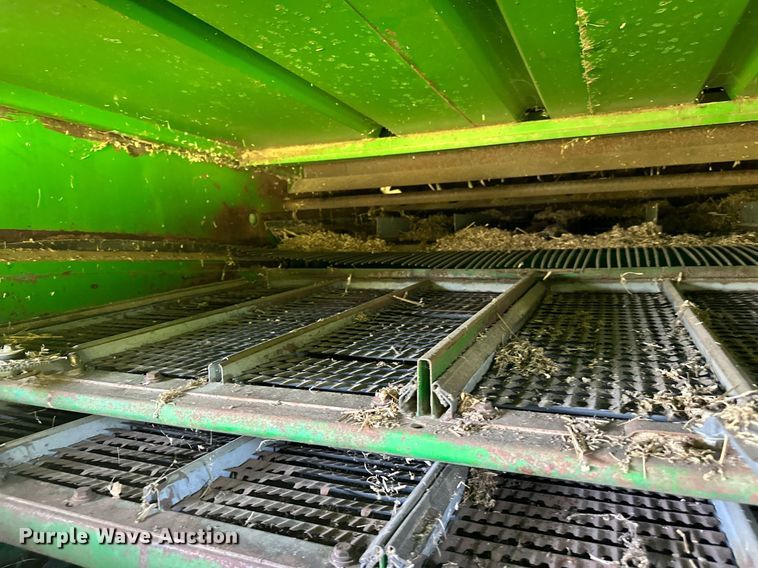 image for item EF2995 1994 John Deere 9600 combine