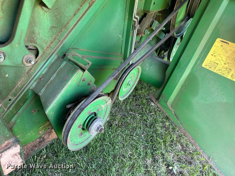 image for item EF2995 1994 John Deere 9600 combine
