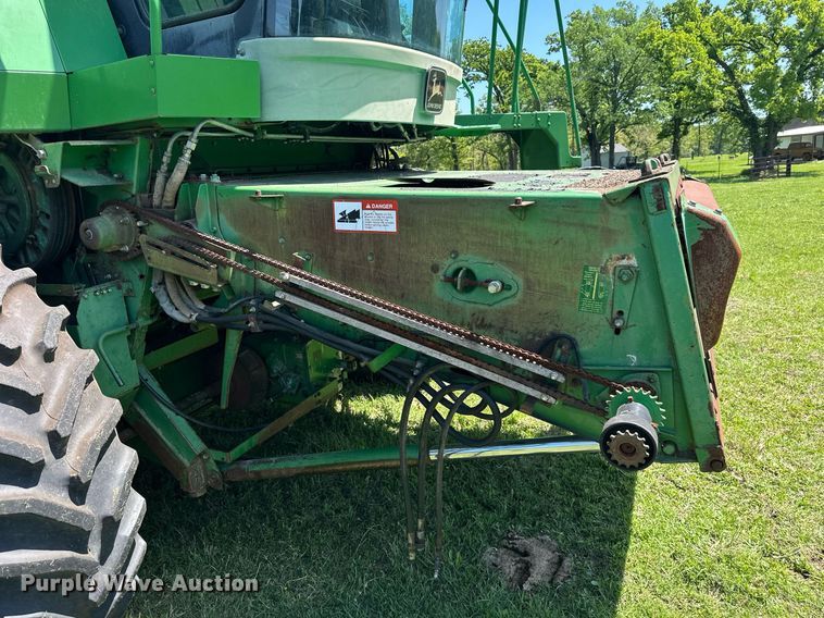 image for item EF2995 1994 John Deere 9600 combine