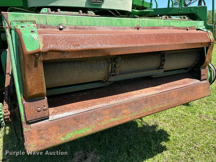 image for item EF2995 1994 John Deere 9600 combine