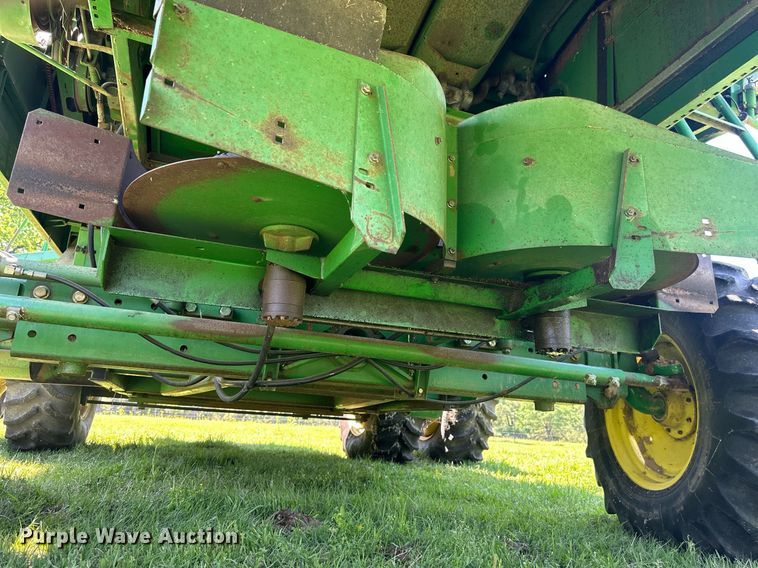 image for item EF2995 1994 John Deere 9600 combine