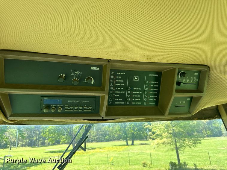 image for item EF2995 1994 John Deere 9600 combine