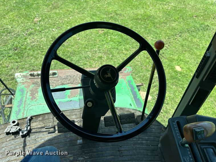 image for item EF2995 1994 John Deere 9600 combine