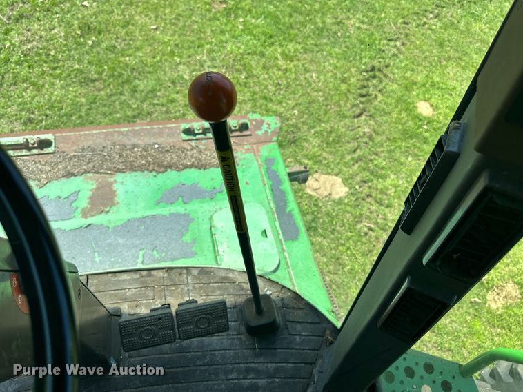 image for item EF2995 1994 John Deere 9600 combine