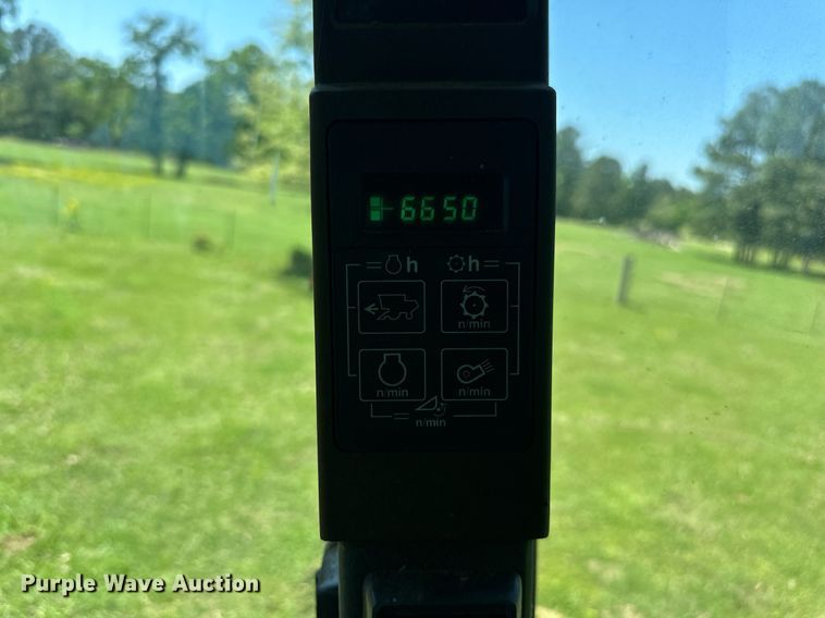 image for item EF2995 1994 John Deere 9600 combine