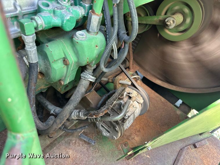 image for item EF2995 1994 John Deere 9600 combine