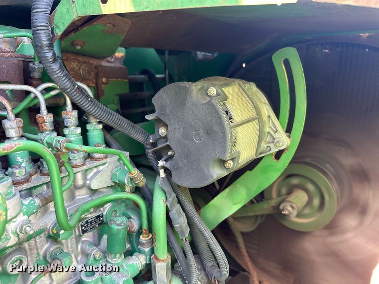 image for item EF2995 1994 John Deere 9600 combine