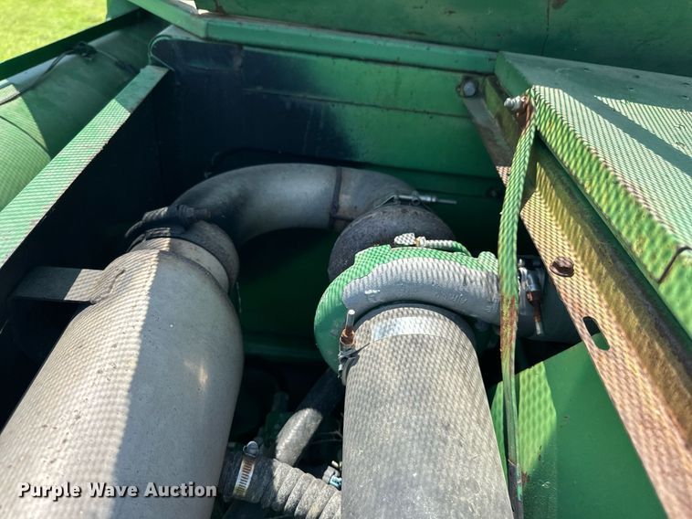 image for item EF2995 1994 John Deere 9600 combine