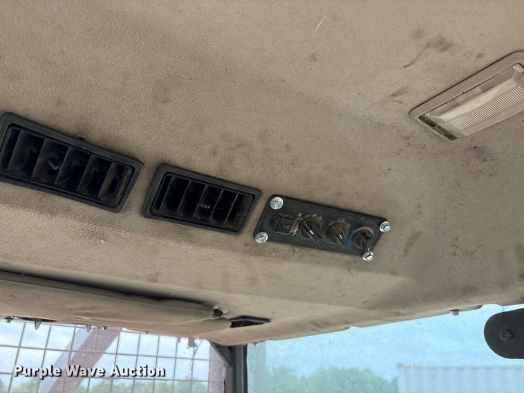 image for item EF3019 Kubota M105S MFWD tractor