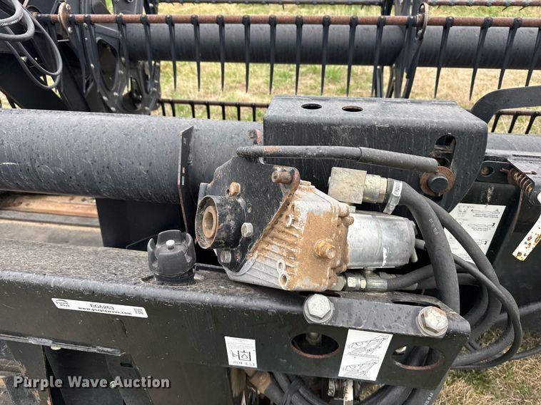image for item EG6263 2005 Case IH 2062 draper head